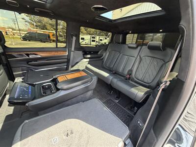 2023 Jeep Grand Wagoneer Series III   - Photo 18 - Elkhart, IN 46514