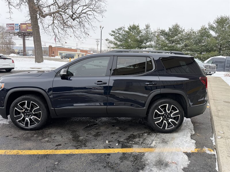 2021 GMC Acadia SLE - Photo 3 - Elkhart, IN 46514