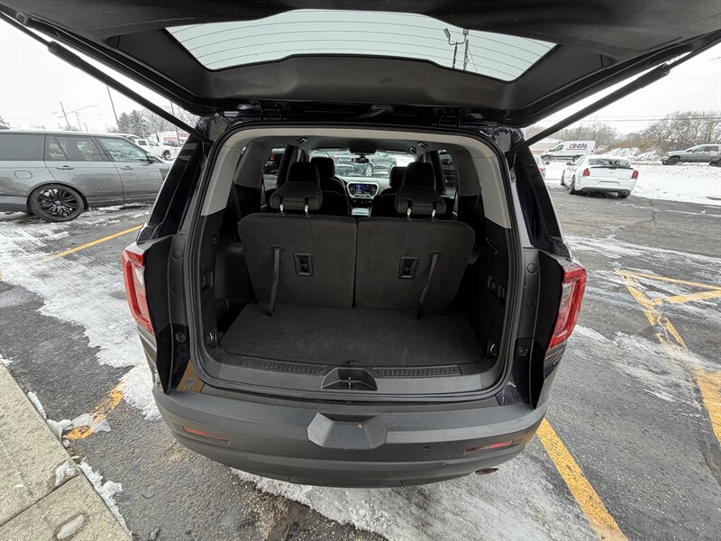 2021 GMC Acadia SLE - Photo 16 - Elkhart, IN 46514