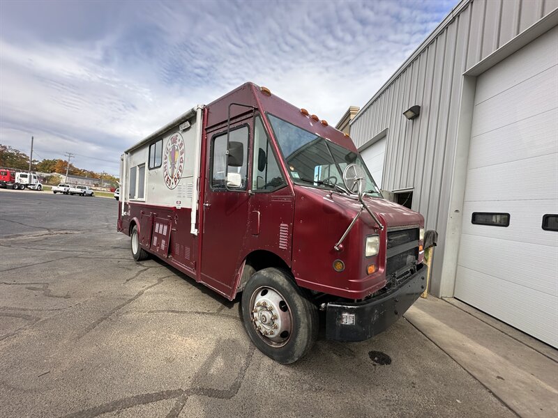 1999 Freightliner Chassis Food Truck  