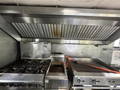 1999 Freightliner Chassis Food Truck   - Photo 9 - Elkhart, IN 46514