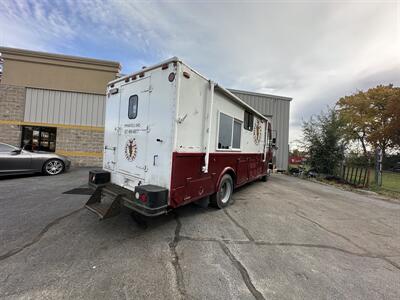 1999 Freightliner Chassis Food Truck   - Photo 11 - Elkhart, IN 46514