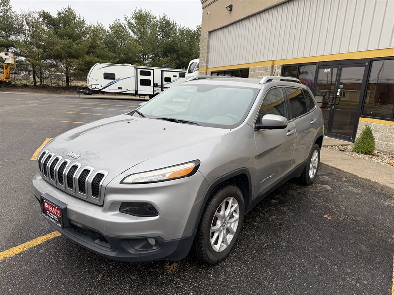 2015 Jeep Cherokee Latitude   - Photo 1 - Elkhart, IN 46514