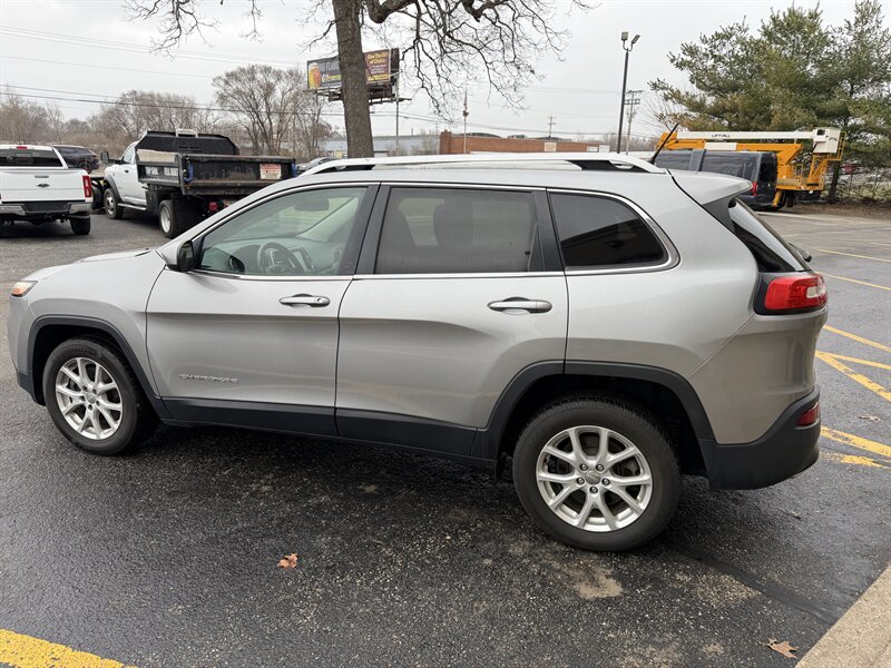2015 Jeep Cherokee Latitude - Photo 3 - Elkhart, IN 46514