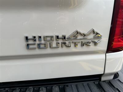 2022 Chevrolet Silverado 2500HD High Country   - Photo 6 - Elkhart, IN 46514