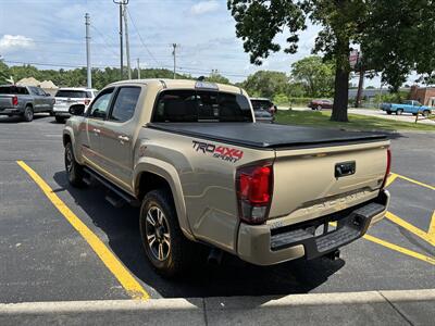 2019 Toyota Tacoma SR5 V6   - Photo 6 - Elkhart, IN 46514