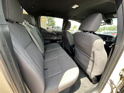 2019 Toyota Tacoma SR5 V6   - Photo 18 - Elkhart, IN 46514