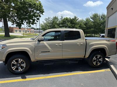 2019 Toyota Tacoma SR5 V6   - Photo 4 - Elkhart, IN 46514