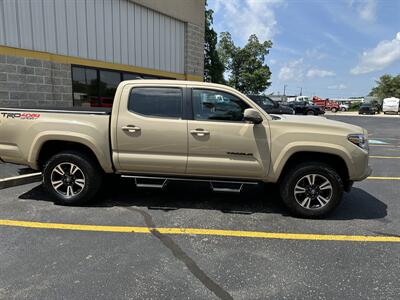 2019 Toyota Tacoma SR5 V6   - Photo 13 - Elkhart, IN 46514