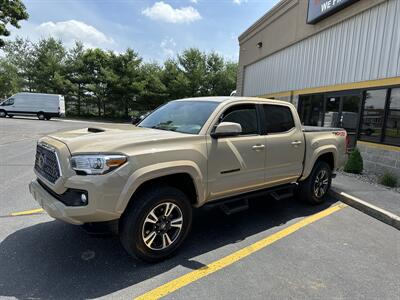 2019 Toyota Tacoma SR5 V6   - Photo 2 - Elkhart, IN 46514