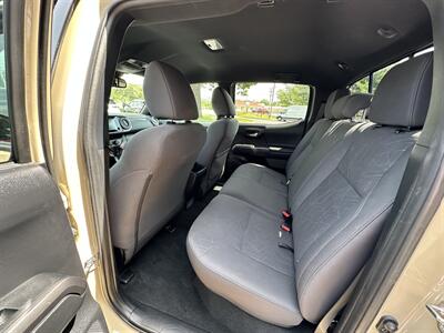 2019 Toyota Tacoma SR5 V6   - Photo 21 - Elkhart, IN 46514