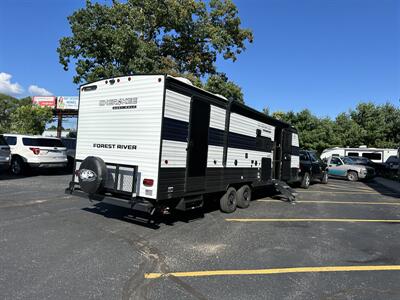 2025 Forest River Cherokee Grey Wolf   - Photo 4 - Elkhart, IN 46514