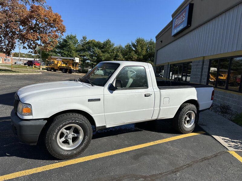 2011 Ford Ranger XL - Photo 2 - Elkhart, IN 46514