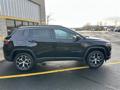 2024 Jeep Compass Limited   - Photo 8 - Elkhart, IN 46514