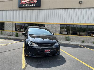2019 Chrysler Pacifica Touring L Plus   - Photo 13 - Elkhart, IN 46514