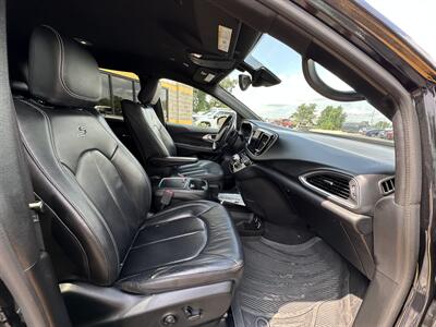 2019 Chrysler Pacifica Touring L Plus   - Photo 14 - Elkhart, IN 46514