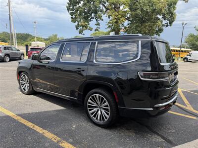 2022 Jeep Grand Wagoneer Series III   - Photo 4 - Elkhart, IN 46514