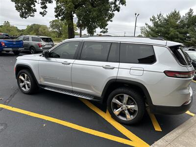 2021 Jeep Grand Cherokee L Limited   - Photo 3 - Elkhart, IN 46514