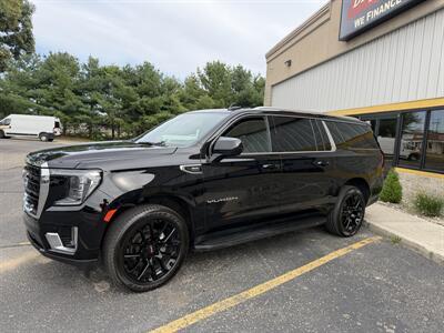 2022 GMC Yukon XL SLE   - Photo 2 - Elkhart, IN 46514