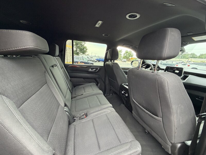 2022 GMC Yukon XL SLE - Photo 15 - Elkhart, IN 46514