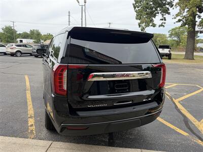 2022 GMC Yukon XL SLE   - Photo 6 - Elkhart, IN 46514