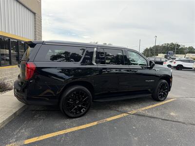 2022 GMC Yukon XL SLE - Photo 9 - Elkhart, IN 46514