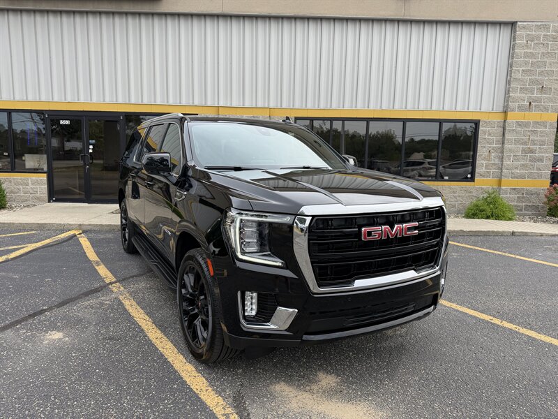 2022 GMC Yukon XL SLE - Photo 12 - Elkhart, IN 46514