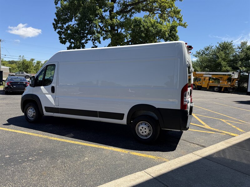 2023 RAM ProMaster 2500 159 WB - Photo 3 - Elkhart, IN 46514