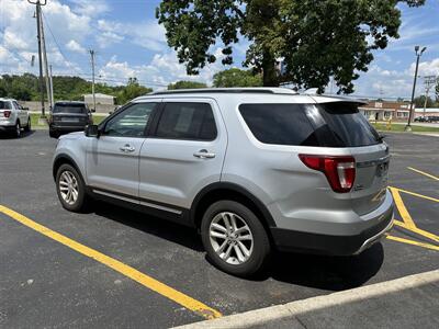 2016 Ford Explorer XLT   - Photo 5 - Elkhart, IN 46514