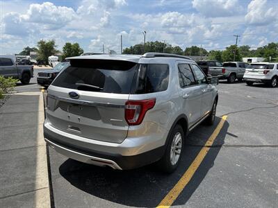 2016 Ford Explorer XLT   - Photo 8 - Elkhart, IN 46514