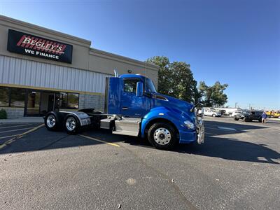 2016 Kenworth 680   - Photo 11 - Elkhart, IN 46514