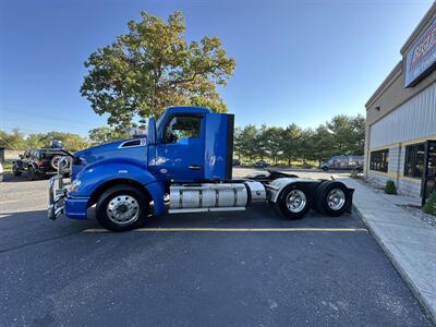 2016 Kenworth 680   - Photo 2 - Elkhart, IN 46514
