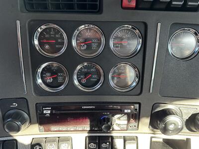 2016 Kenworth 680   - Photo 25 - Elkhart, IN 46514
