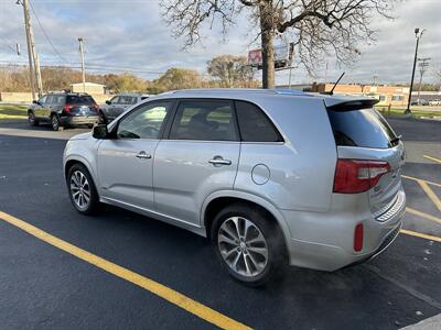 2015 Kia Sorento SX   - Photo 2 - Elkhart, IN 46514