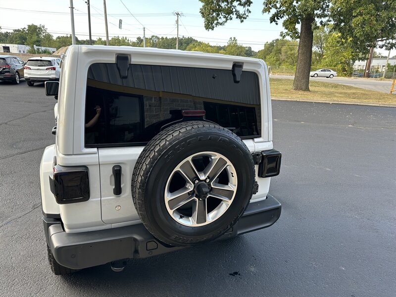 2020 Jeep Wrangler Unlimited Sahara photo 5