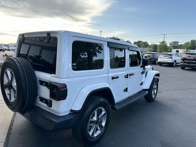 2020 Jeep Wrangler Unlimited Sahara photo 4