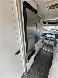 2019 Airstream Nest RWD   - Photo 14 - Elkhart, IN 46514