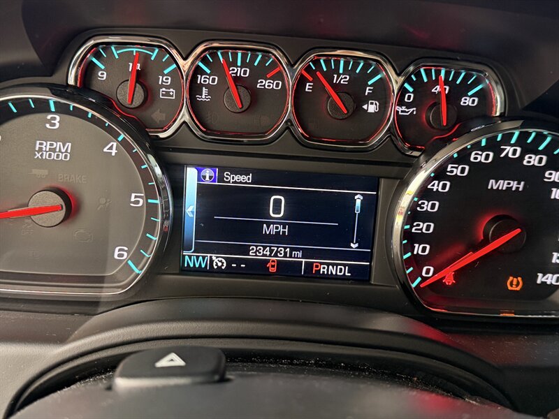 2017 Chevrolet Tahoe LT - Photo 22 - Elkhart, IN 46514