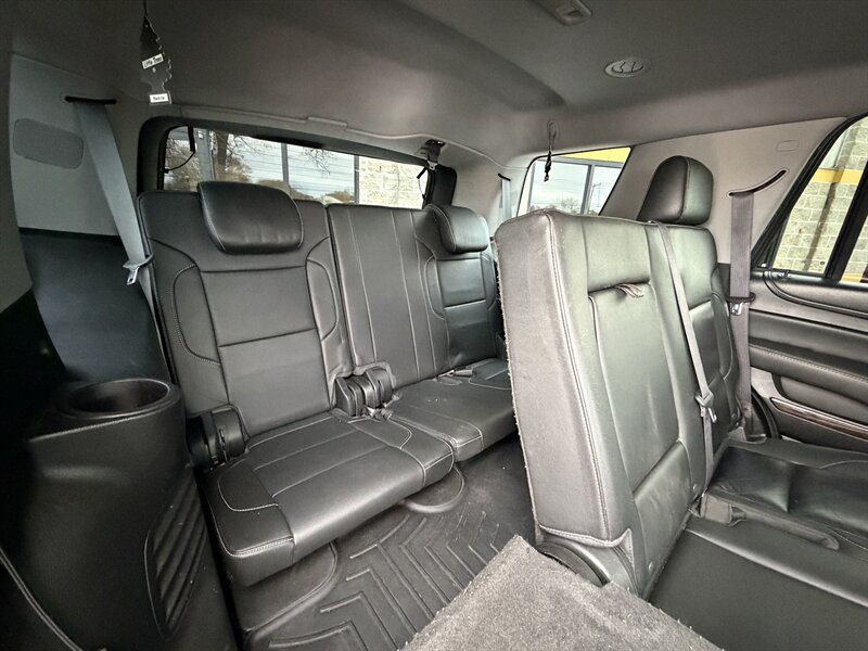 2017 Chevrolet Tahoe LT - Photo 13 - Elkhart, IN 46514