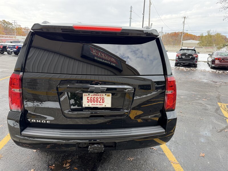 2017 Chevrolet Tahoe LT - Photo 5 - Elkhart, IN 46514
