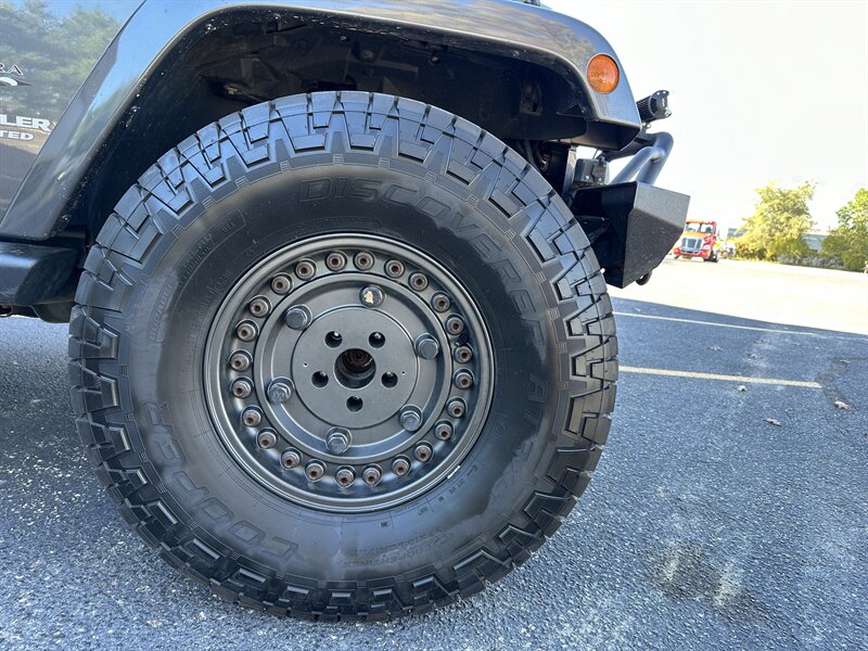 2017 Jeep Wrangler Unlimited Sahara - Photo 12 - Elkhart, IN 46514