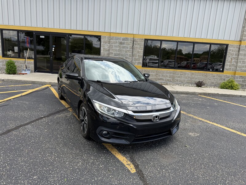 2018 Honda Civic EX-T - Photo 10 - Elkhart, IN 46514