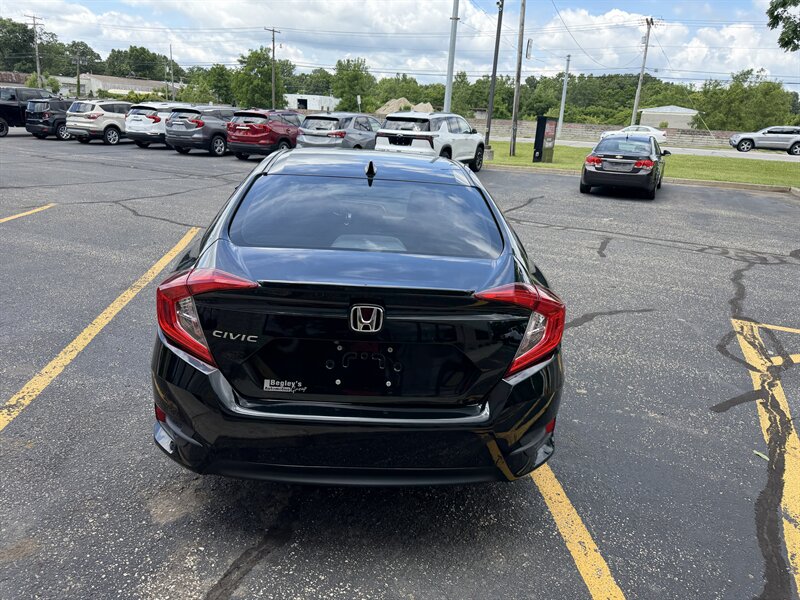 2018 Honda Civic EX-T - Photo 6 - Elkhart, IN 46514
