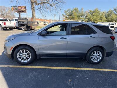 2024 Chevrolet Equinox LS - Photo 2 - Elkhart, IN 46514