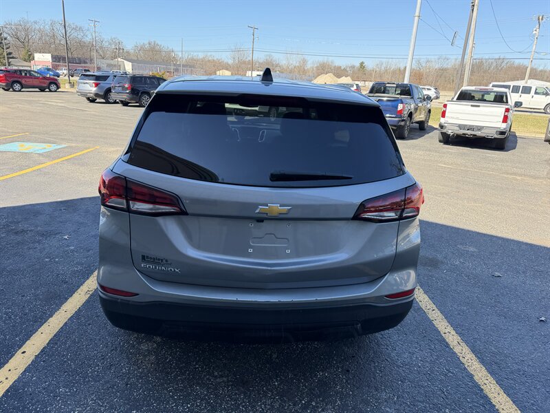 2024 Chevrolet Equinox LS - Photo 5 - Elkhart, IN 46514