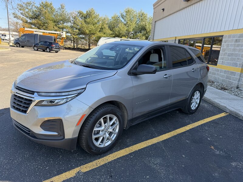 2024 Chevrolet Equinox LS   - Photo 1 - Elkhart, IN 46514