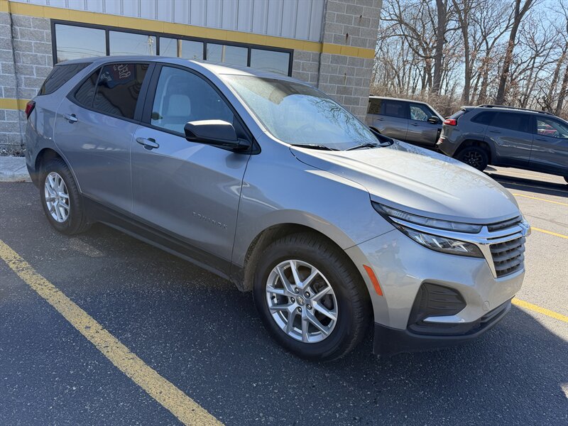 2024 Chevrolet Equinox LS - Photo 8 - Elkhart, IN 46514