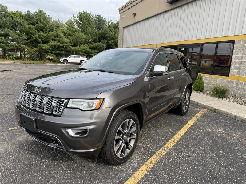 2018 Jeep Grand Cherokee Overland   - Photo 1 - Elkhart, IN 46514