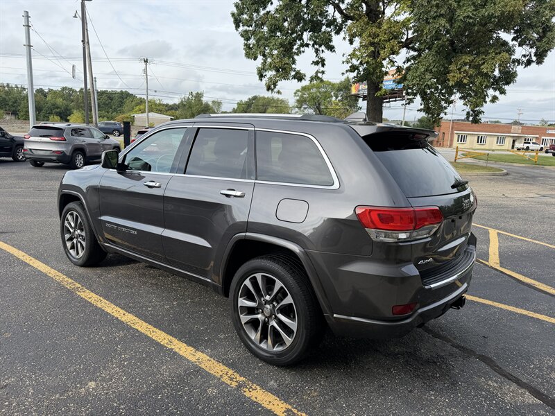2018 Jeep Grand Cherokee Overland - Photo 4 - Elkhart, IN 46514