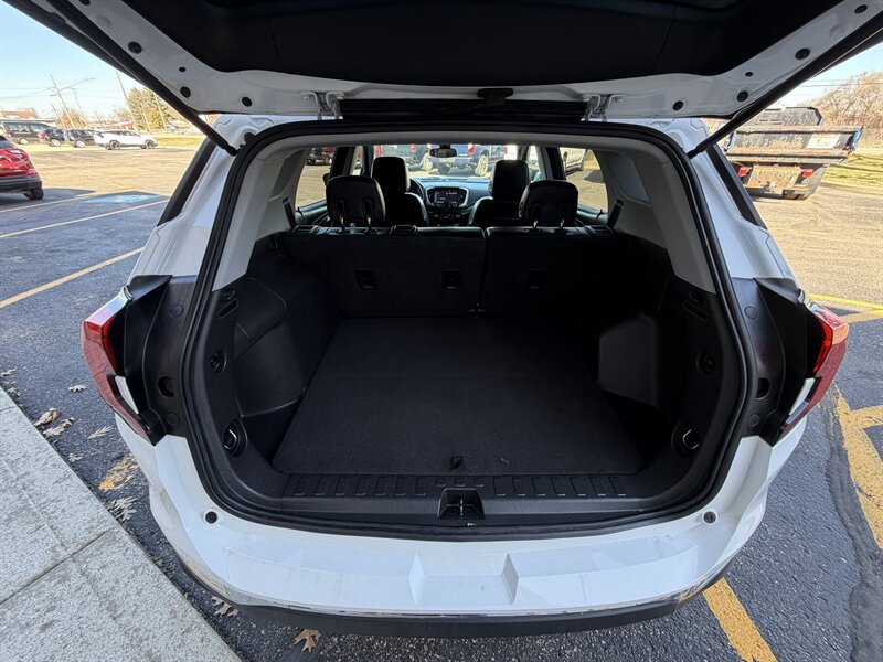 2020 GMC Terrain SLT - Photo 11 - Elkhart, IN 46514